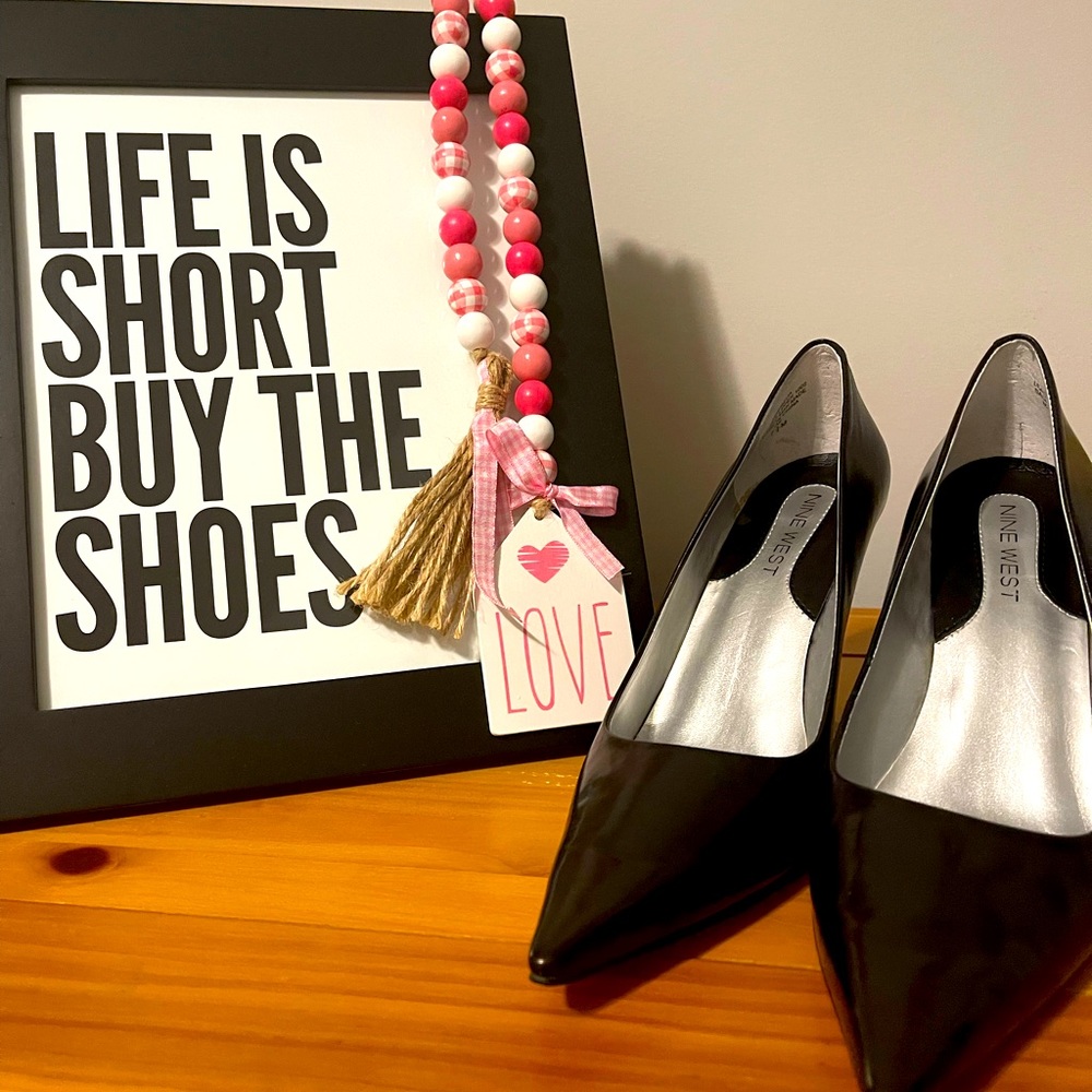 Nine West black pumps